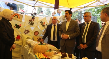 PAZARCIK’TA HALK EĞİTİMİ VE ÜRETİMİN GÜCÜ YIL SONU SERGİSİNDE BULUŞTU