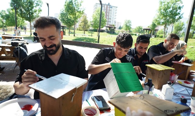 Pusula Maraş, Gençleri Kuş Evi Boyama Atölyesinde Buluşturdu