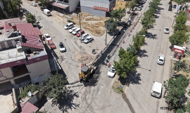 Sürmeli Bey Caddesi’nde Asfaltlama Çalışmalarımız Sürüyor