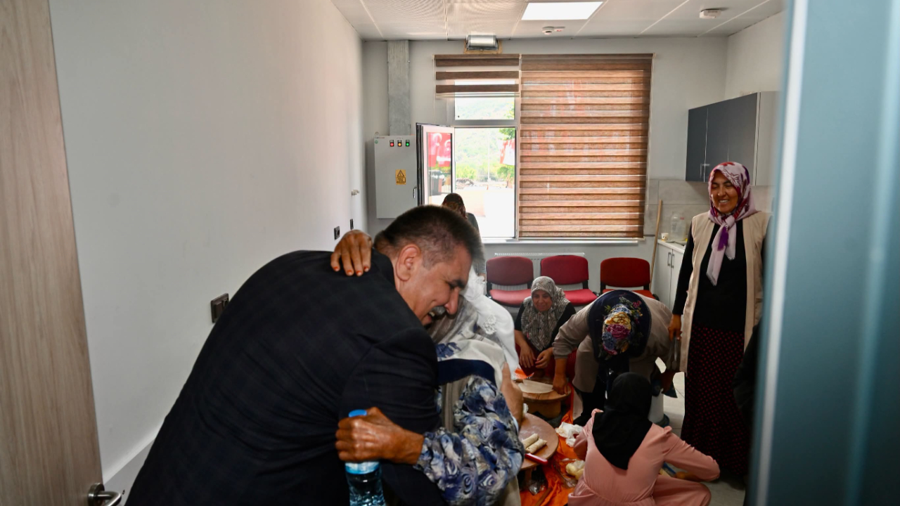 Türkoğlu’nda Eğitime Yeni Yatırım: Uzunsöğüt Ortaokulu Konferans Salonu Hizmete Açıldı