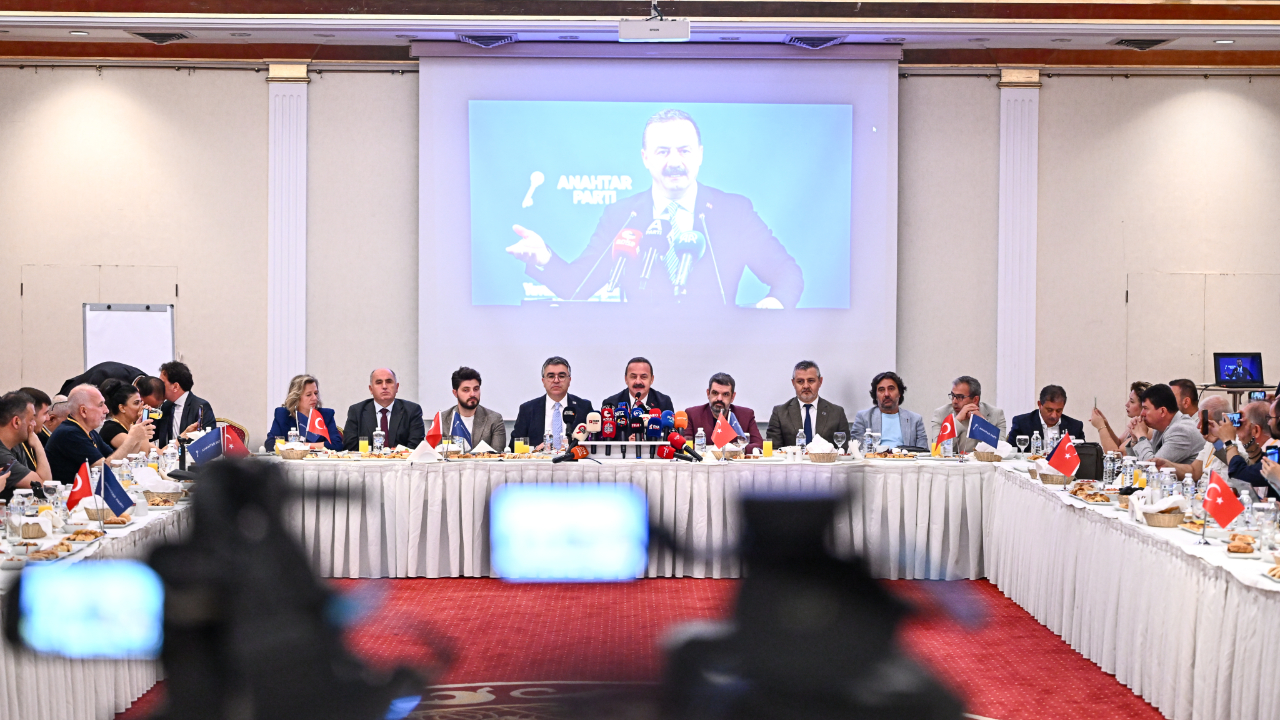 YAVUZ AĞIRALİOĞLU: ANAHTAR PARTİ’NİN OY ÇEŞİTLİLİĞİ HARİKULADE, HER KESİMDEN OY ALIYORUZ!