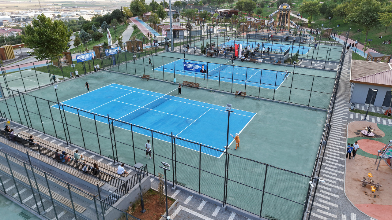 15 Temmuz Spor Vadisi’nde Ödüllü Tenis Turnuvasında Şampiyonlar Belli Oldu