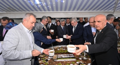 Büyükşehir, Binlerce Vatandaşı Aşure Bereketinde Buluşturdu