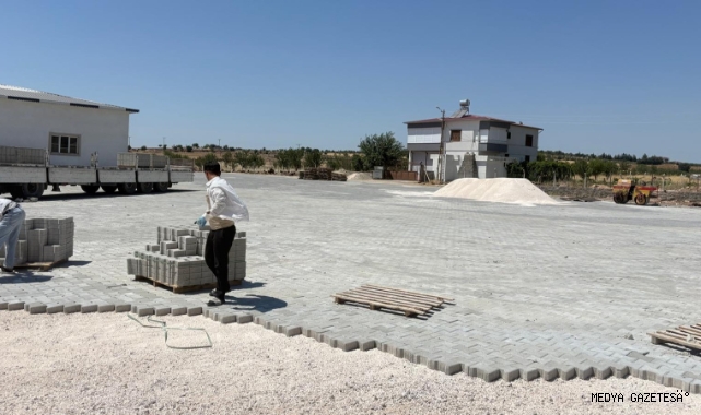 Büyükşehir’den Pazarcık Kızkapanlı’nın Sosyal Tesisinde Çevre Düzenlemesi