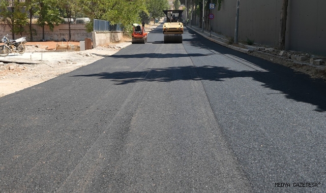Büyükşehir, Dulkadiroğlu Bahçelievler’de Asfalt Mesaisine Başladı