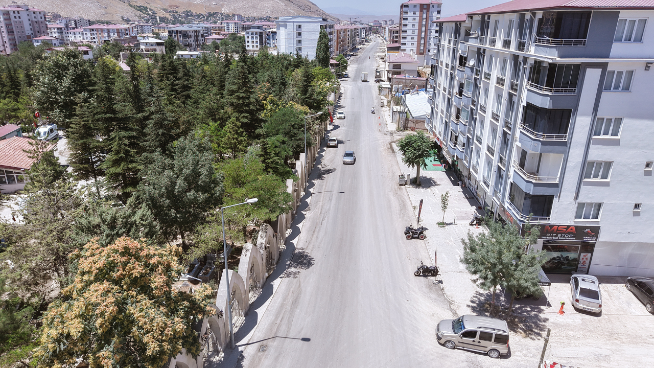 Büyükşehir, Elbistan Hacı Esat Efendi Caddesi’nde İlk Etabı Tamamladı