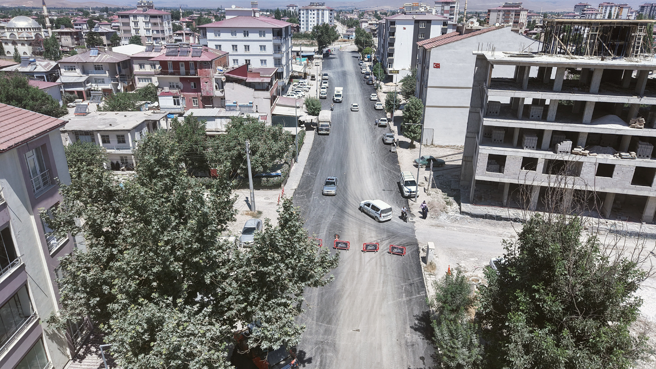 Büyükşehir, Elbistan Söğütlü Caddesi’ni Modern Görünümüne Kavuşturuyor