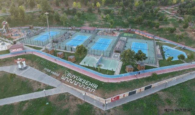 Büyükşehir’in Ödüllü Turnuvasında 180 Sporcu Şampiyonluk İçin Ter Döküyor