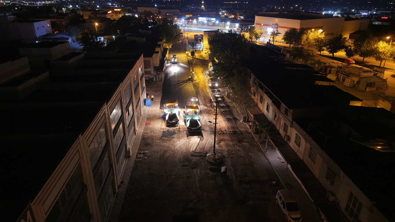 Büyükşehir, Toptancılar Sitesi’nde Asfalt Mesaisinde