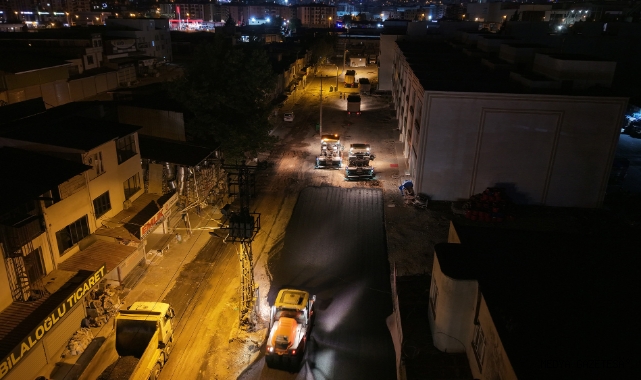 Büyükşehir, Toptancılar Sitesi’nde Asfalt Mesaisinde