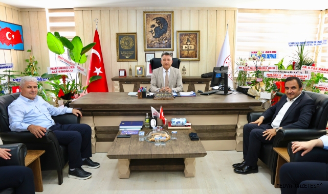 Eğitim-Bir-Sen Yönetiminden İlçe Milli Eğitim Müdürlerine Hayırlı Olsun Ziyareti