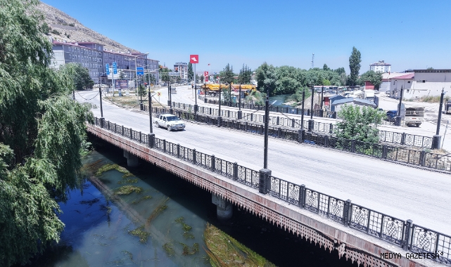 Elbistan’daki Köprüler Büyükşehir’in Dokunuşuyla Yenileniyor