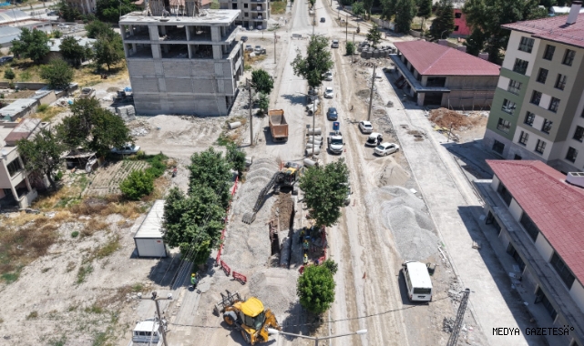 Elbistan Malatya Caddesi’nde Altyapı Yenileme Çalışmaları Sürüyor