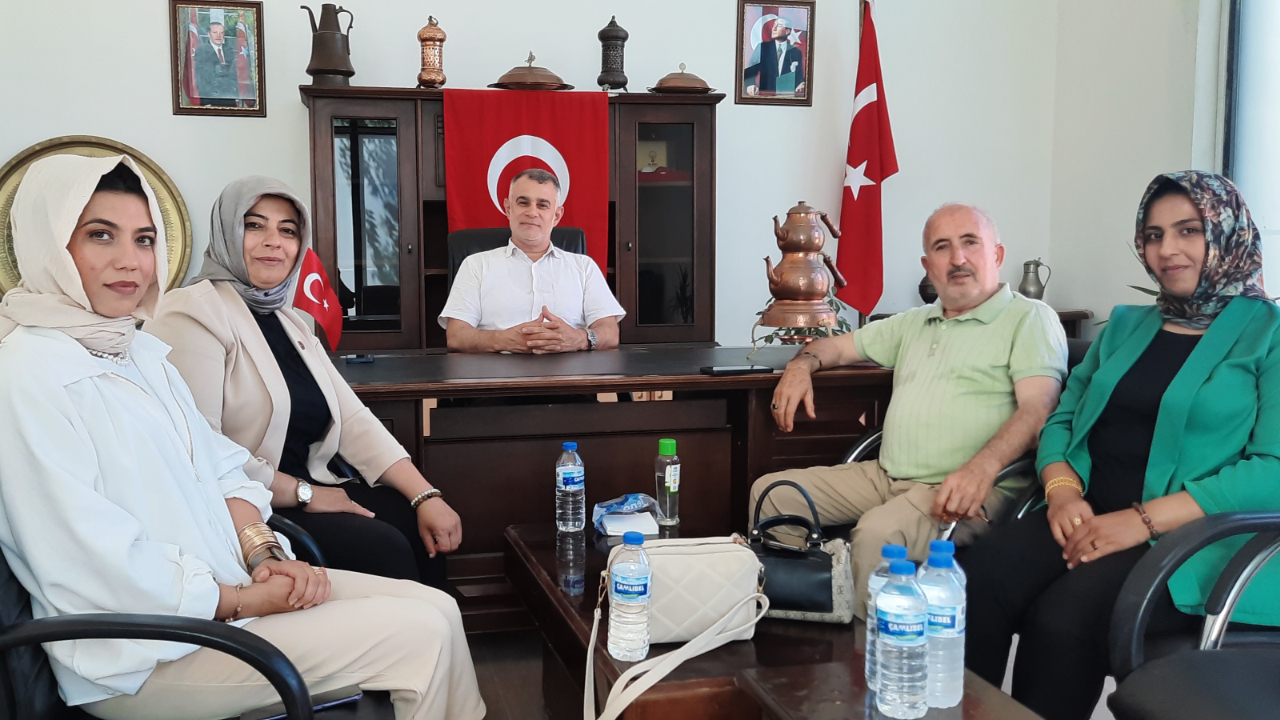 Ertuğrul Gazi Mahallesi Muhtarlığından Selamet Atlı'ya ziyaret