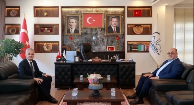 İL MİLLİ EĞİTİM MÜDÜRÜ TURAN AKPINAR’DAN BAŞKAN MEHMET AKPINAR’A ZİYARET