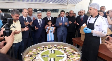 KAHRAMANMARAŞ'TA DUYGULANDIRAN AŞURE PROGRAMI: HAYATINI KAYBEDEN ÖĞRETMEN VE ÖĞRENCİLER İÇİN DUALAR EDİLDİ