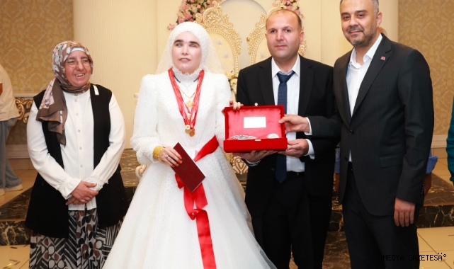 Kahramanmaraş’ta sevgi engel tanımadı: Doğuştan görme engelli iki öğretmen hayatlarını birleştirdi