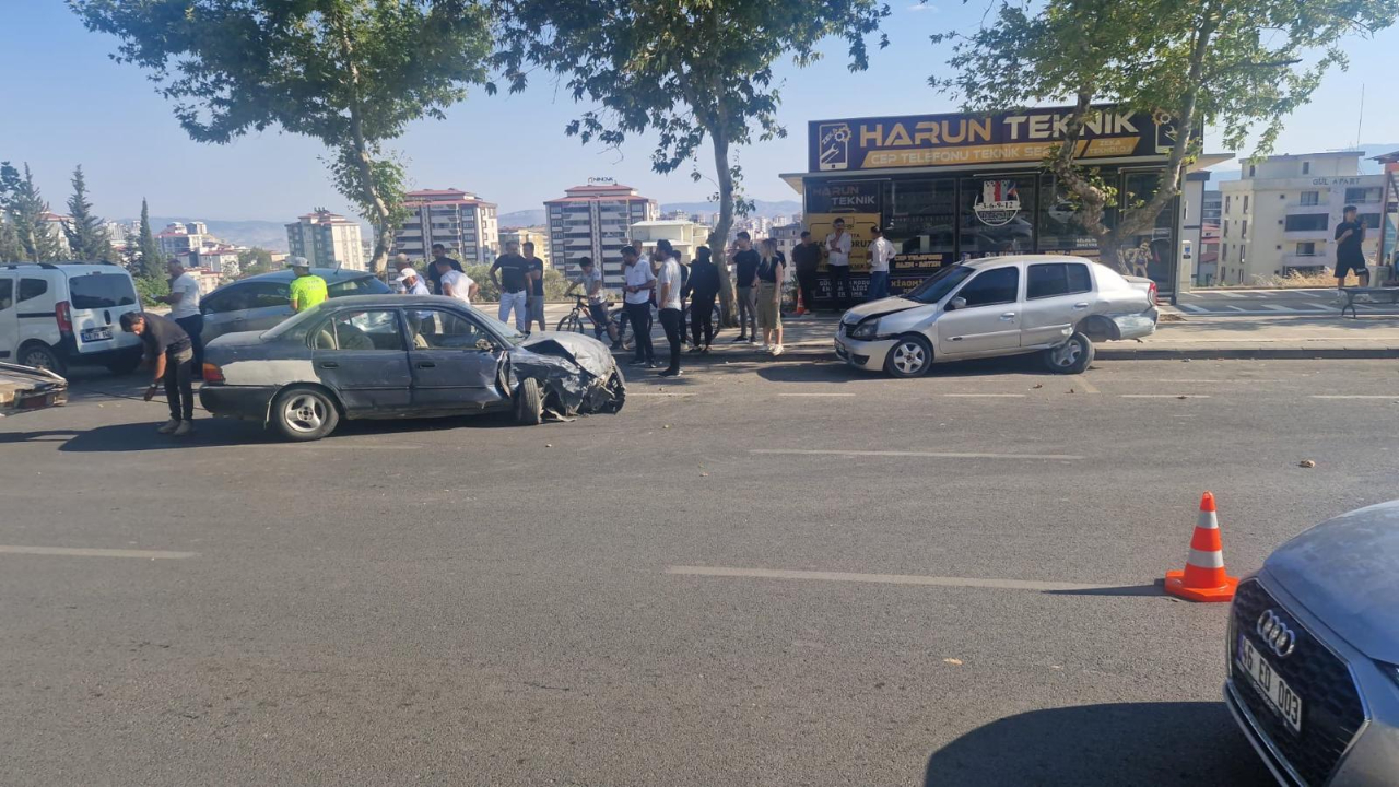 Kahramanmaraş’ta zincirleme kaza: 1 yaralı