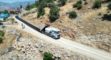 KARAGÖL-ÇOBANLI BAĞLANTI YOLUNDA SATHİ KAPLAMA ÇALIŞMALARI BAŞLADI