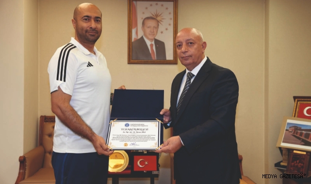 KİÜ’ye Milli Gurur: Öğr. Gör. Harun Jira’nın Görev Aldığı U16 Çim Hokeyi Milli Takımı Avrupa Şampiyonu Oldu!