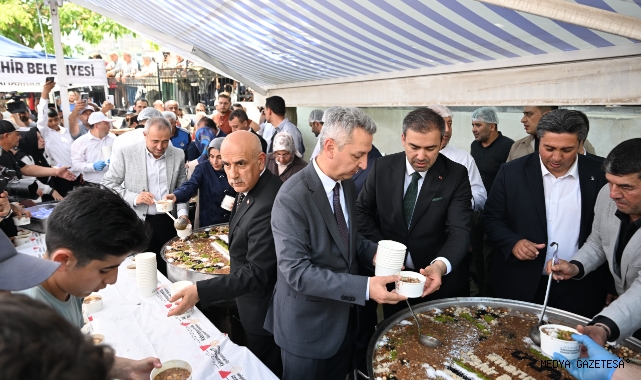 KSÜ Rektörü Okumuş, Geleneksel Aşure İkramı Programına Katıldı