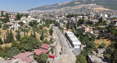 Nursultan Nazarbayev Bulvarı’nda Dönüşüm Yürüyüş Yolu İmalatıyla Sürüyor