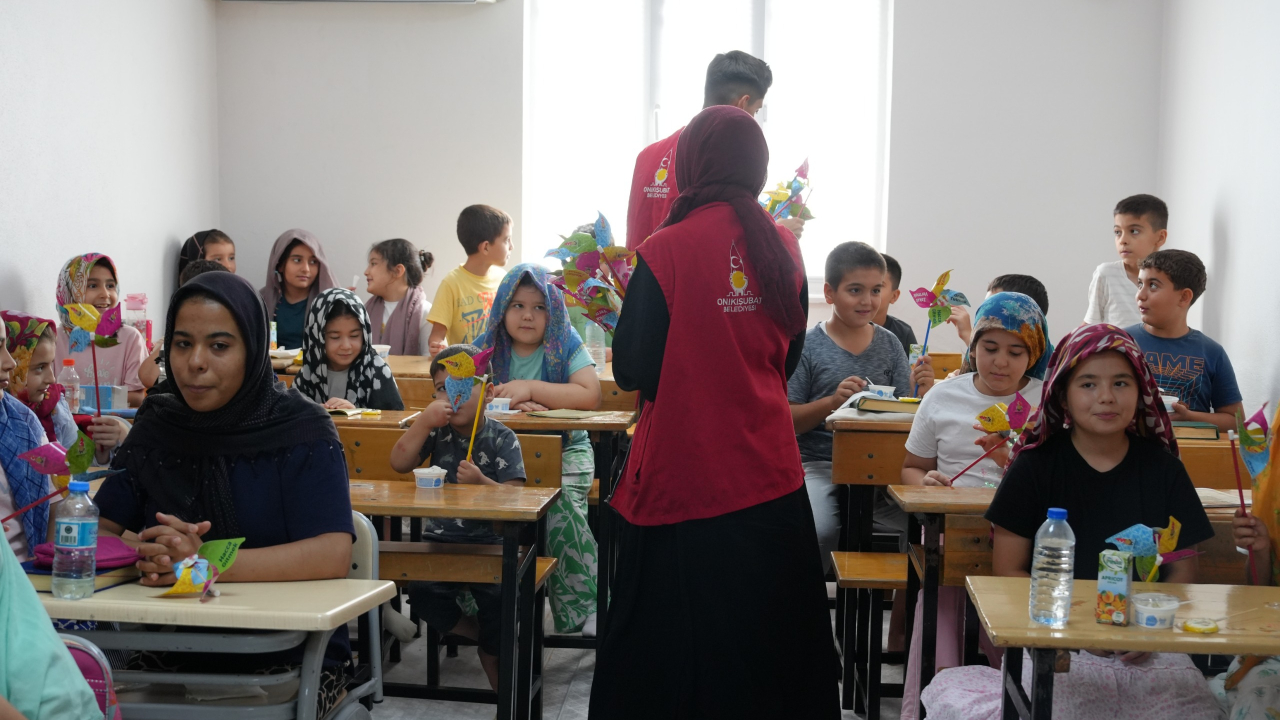 Onikişubat Belediyesi’nden Yaz Kur’an Kurslarına ‘Camiler Çiçek Açtı’ ile anlamlı destek