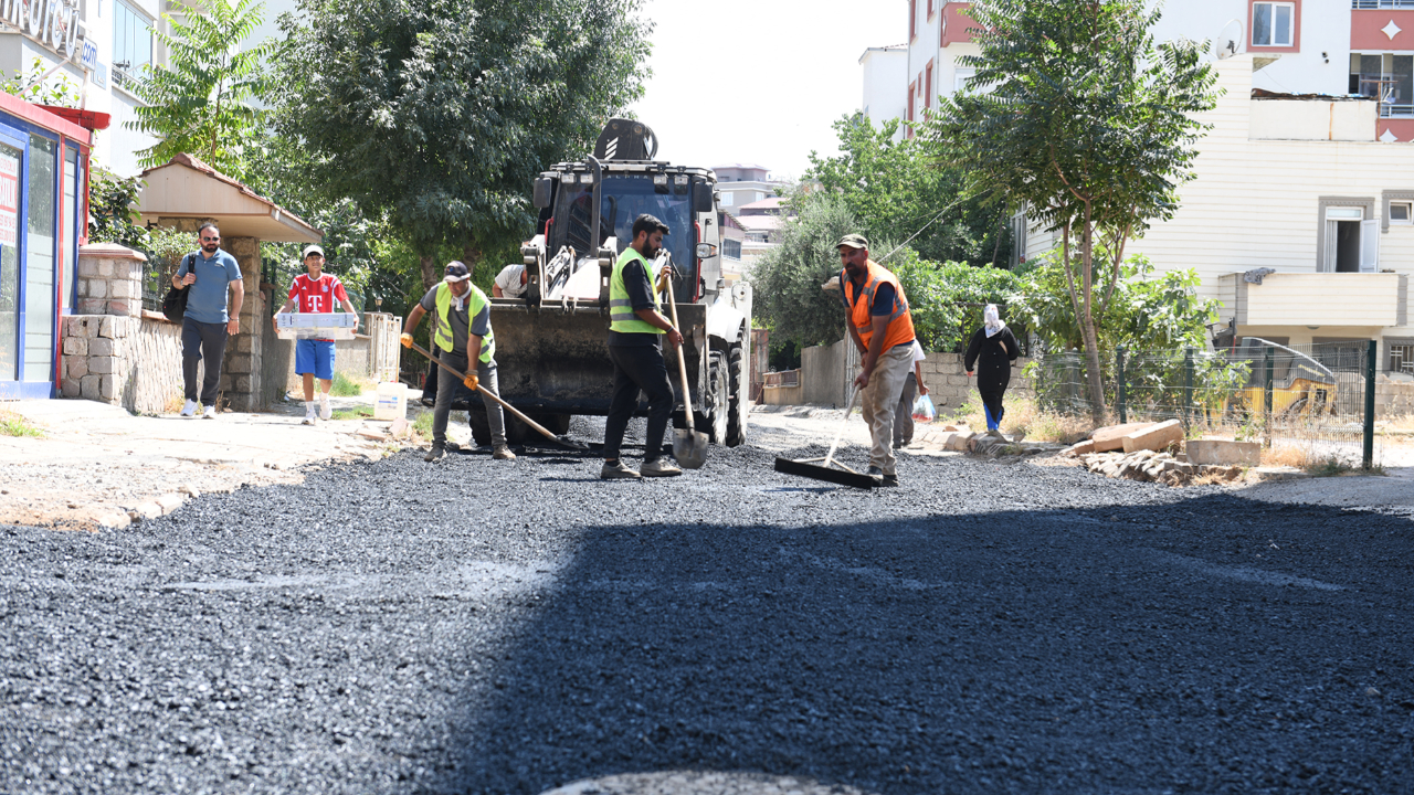 Yunus Emre Mahallesi’nde Altyapı Yatırımları Üstyapıyla Tamamlanıyor