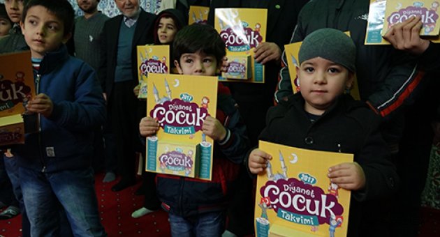 60 HAFTADIR FARKLI CAMİLERDE SABAH NAMAZINDA BULUŞUYORLAR