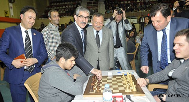 8. ULUSLARARASI SATRANÇ TURNUVASI BAŞLADI