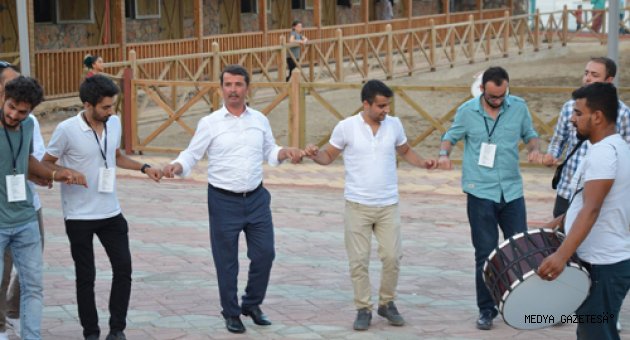 81 İL'DEN 81 GENÇ TÜRKOĞLU BELEDİYESİNDE BULUŞTU
