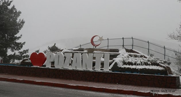 Adana-Ankara otoyolunda kar yağışı nedeniyle ulaşım aksıyor