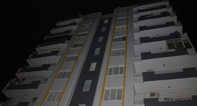 Adana'da 5. kat balkonundan düşen kadın ağır yaralandı