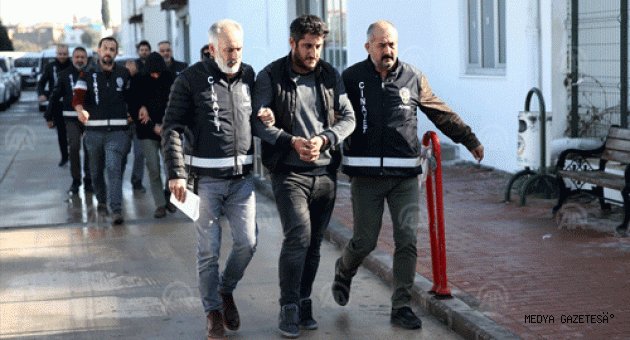Adana'da battaniyeye sarılı ceset bulunmasıyla ilgili iki şüpheli tutuklandı