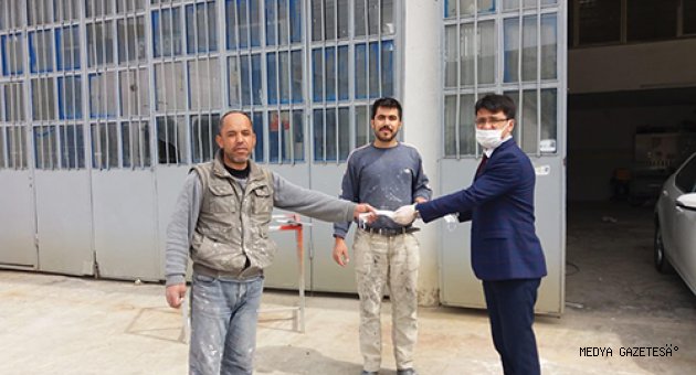 Afşin Esnaf Odası, esnafa maske dağıttı
