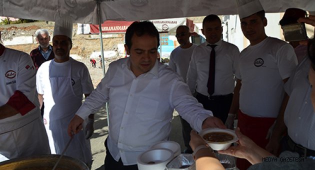 Akdo’dan Binlerce Kişiye Aşure İkramı