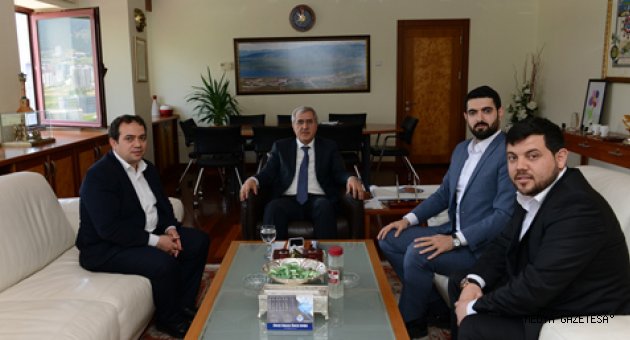 Akdo Yönetim Kurulu Başkanı Ahmet Davarcıoğlu Rektör Can’ı Ziyaret Etti