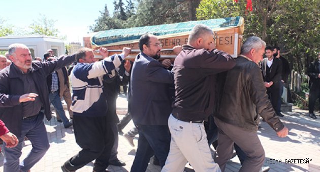 Ali Aydın’ın babası Halil Aydın ebediyete uğurlandı.