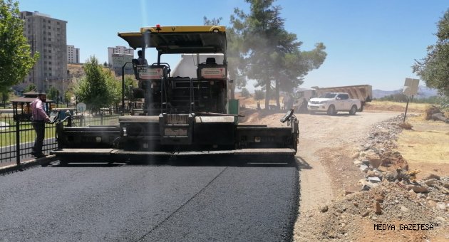 Aliya İzzetbegoviç çevresine sıcak asfalt