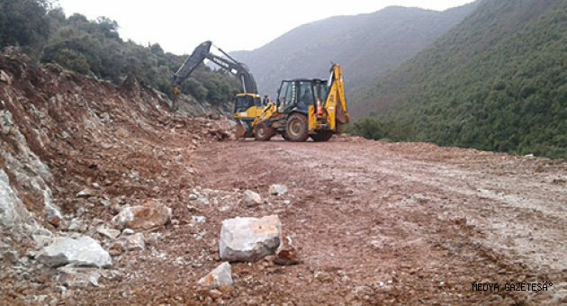 ANDIRIN-DÜZİÇİ YOLUNDA ÇALIŞMALAR DEVAM EDİYOR