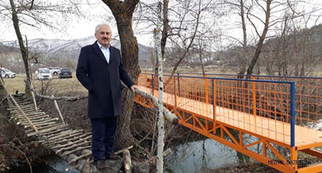 Andırın'daki yaya köprüsü yenilendi