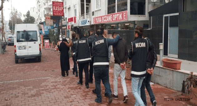 Antalya'da dini duyguları istismar ederek dolandırıcılık yapan 6 kişi tutuklandı