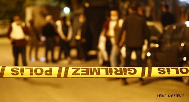 Antalya'da evin odasına kendisini kilitleyen silahlı kişi, polis ekiplerince ikna edildi