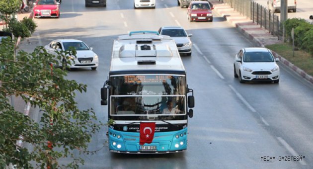 Antalya'da otobüsler Türk Bayraklarıyla donatıldı
