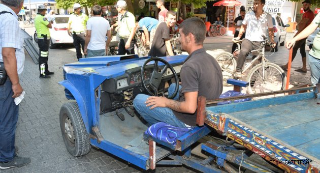 At arabası görünümlü otomobil trafik denetimine takıldı
