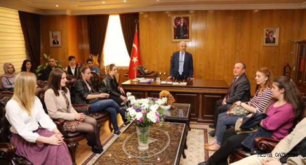 AVRUPALI ÖĞRENCİLERDEN VALİ GÜVENÇER’E ZİYARET