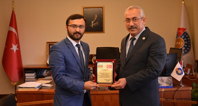 Azerbaycan Eğitim Kültür ve Dayanışma Derneğinden Rektör Deveci’ye Teşekkür Ziyareti