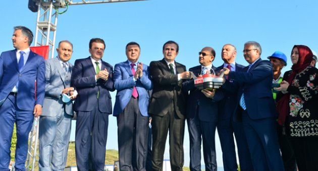 BAKAN IŞIK TOPLU TEMEL ATTI