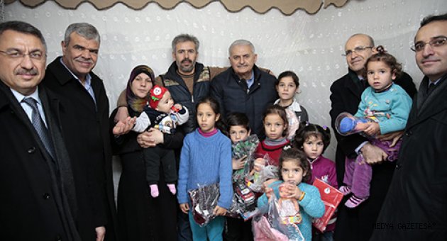 BAŞBAKAN Yardımcısı Kaynak SURİYELİ AİLEYİ ZİYARET ETTİ