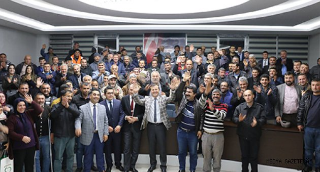 BAŞKAN BOZDAĞ, BELEDİYE PERSONELLERİNİN YÜZÜNÜ GÜLDÜRDÜ